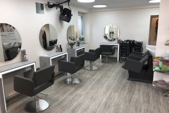 Klee Frisuren und Wellness in Hamburg Friseursalon Teaser über uns 01